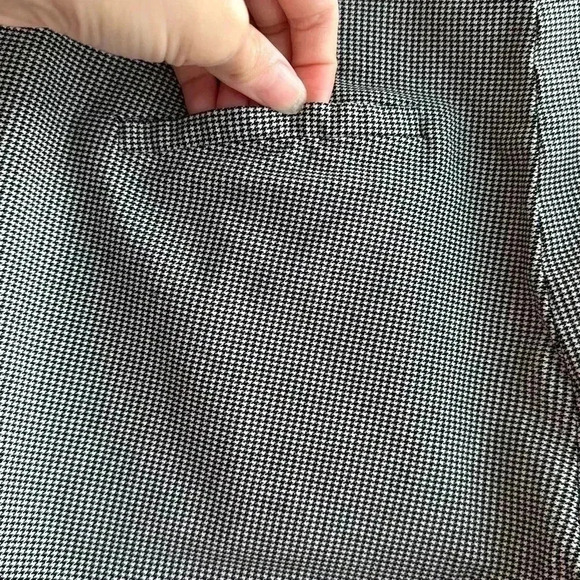 Emma & Olivia Black and White Houndstooth Print Cropped Ankle Pants, Size Small - Picture 15 of 15